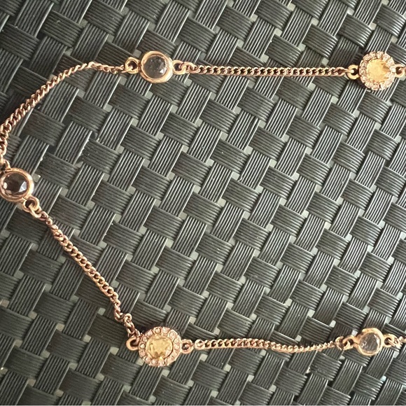 GIVENCHY rose hold necklace with stones - Picture 6 of 6